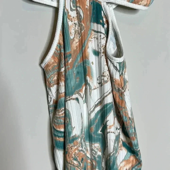 Caution to the Wind Side cut out Dress - Picture 5 of 8